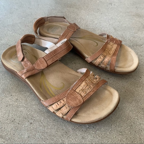 Abeo | Shoes | Abeo Brynn Cork Sandals Size 95 | Poshmark